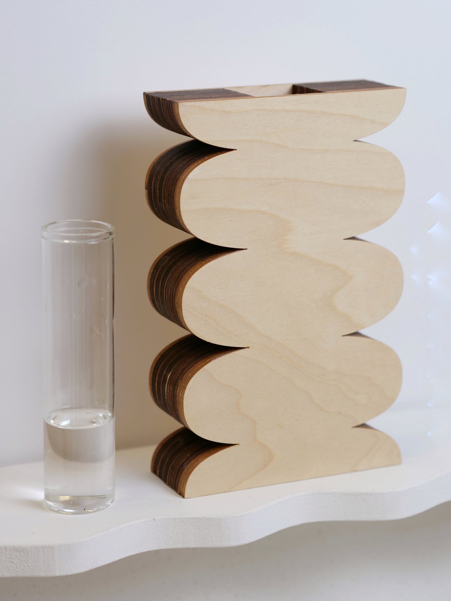 Laura Silhouette Bud Vase - 17cm